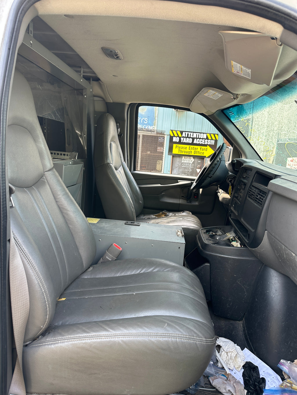 2005 Chevrolet Express G3500 6.0 – C2533