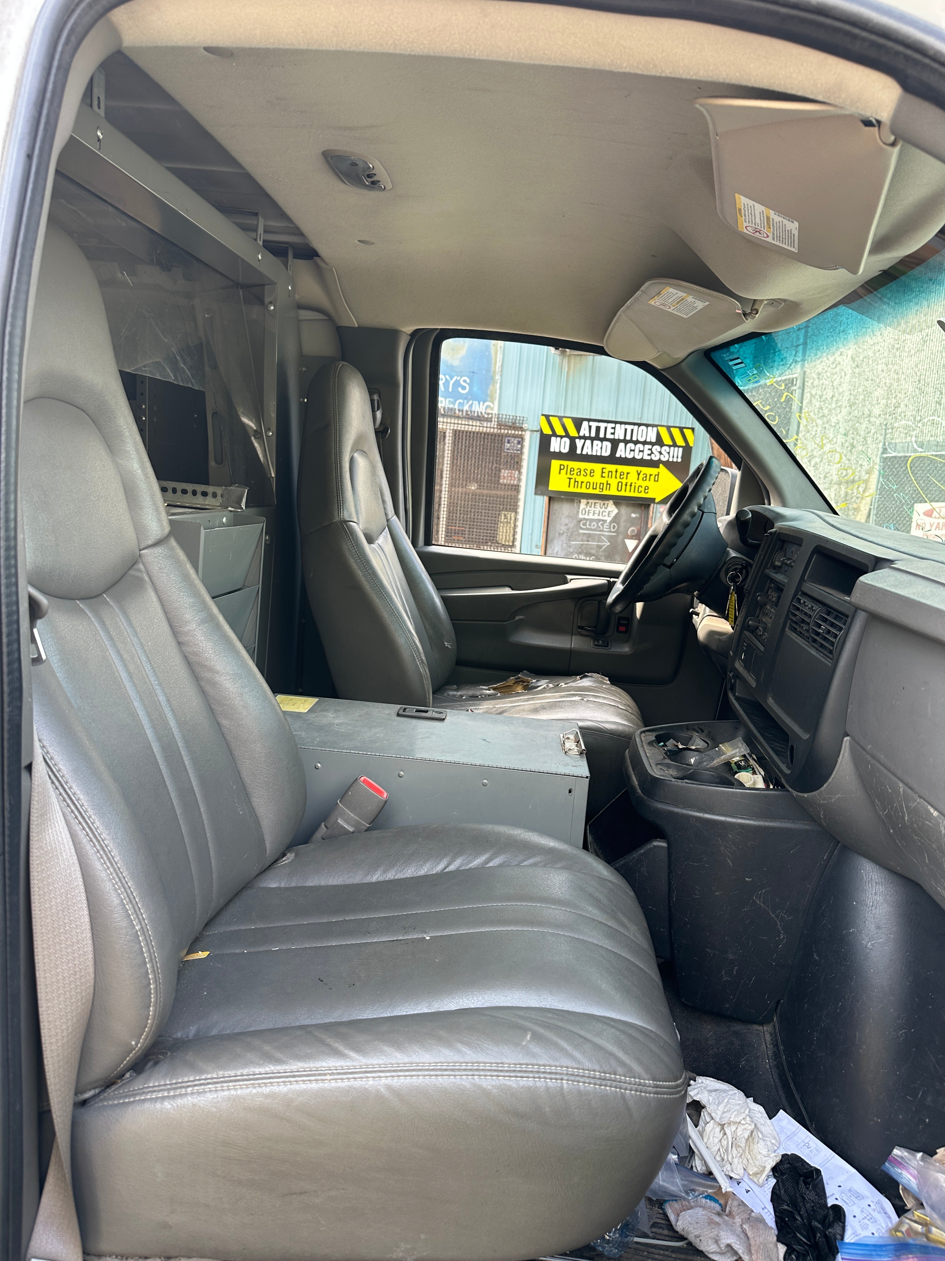 2005 Chevrolet Express G3500 6.0 – C2533