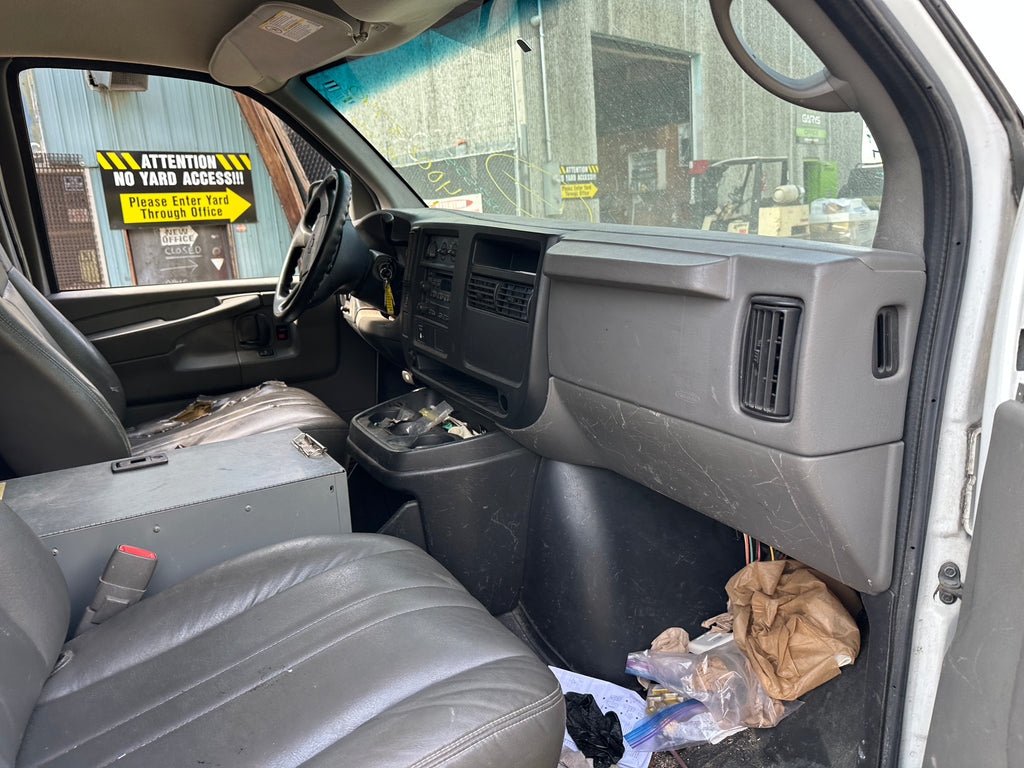 2005 Chevrolet Express G3500 6.0 – C2533