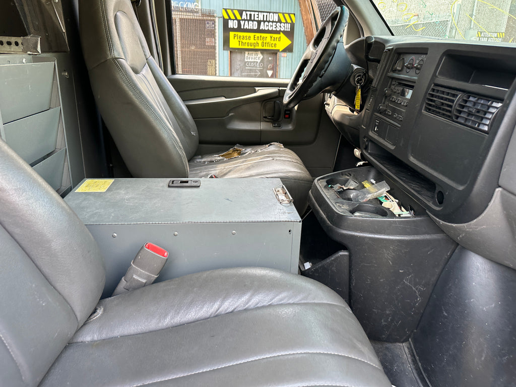 2005 Chevrolet Express G3500 6.0 – C2533