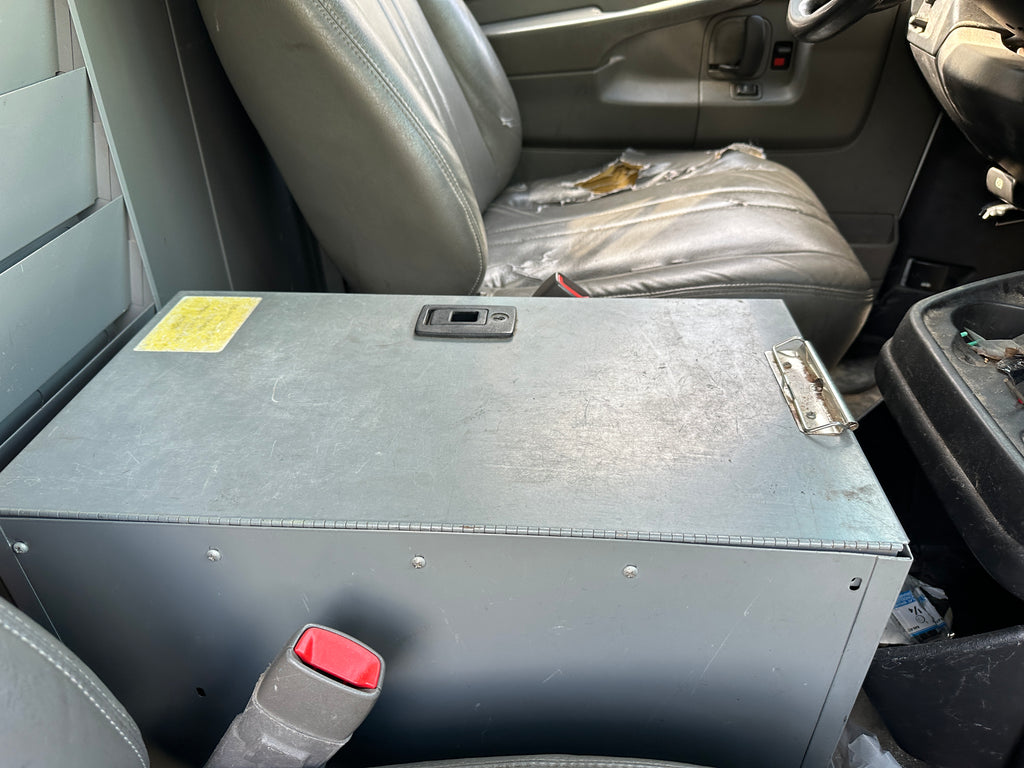 2005 Chevrolet Express G3500 6.0 – C2533