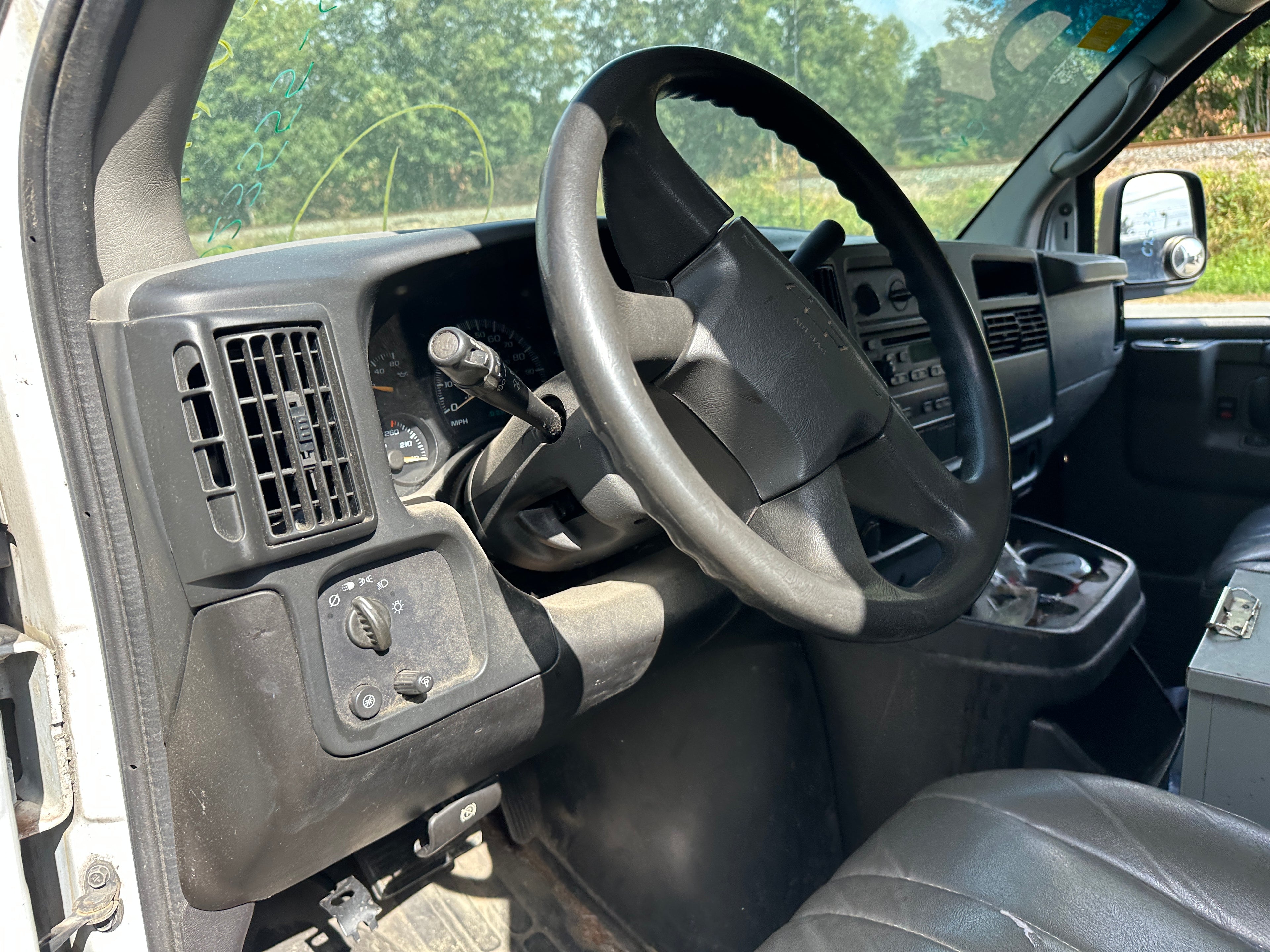 2005 Chevrolet Express G3500 6.0 – C2533