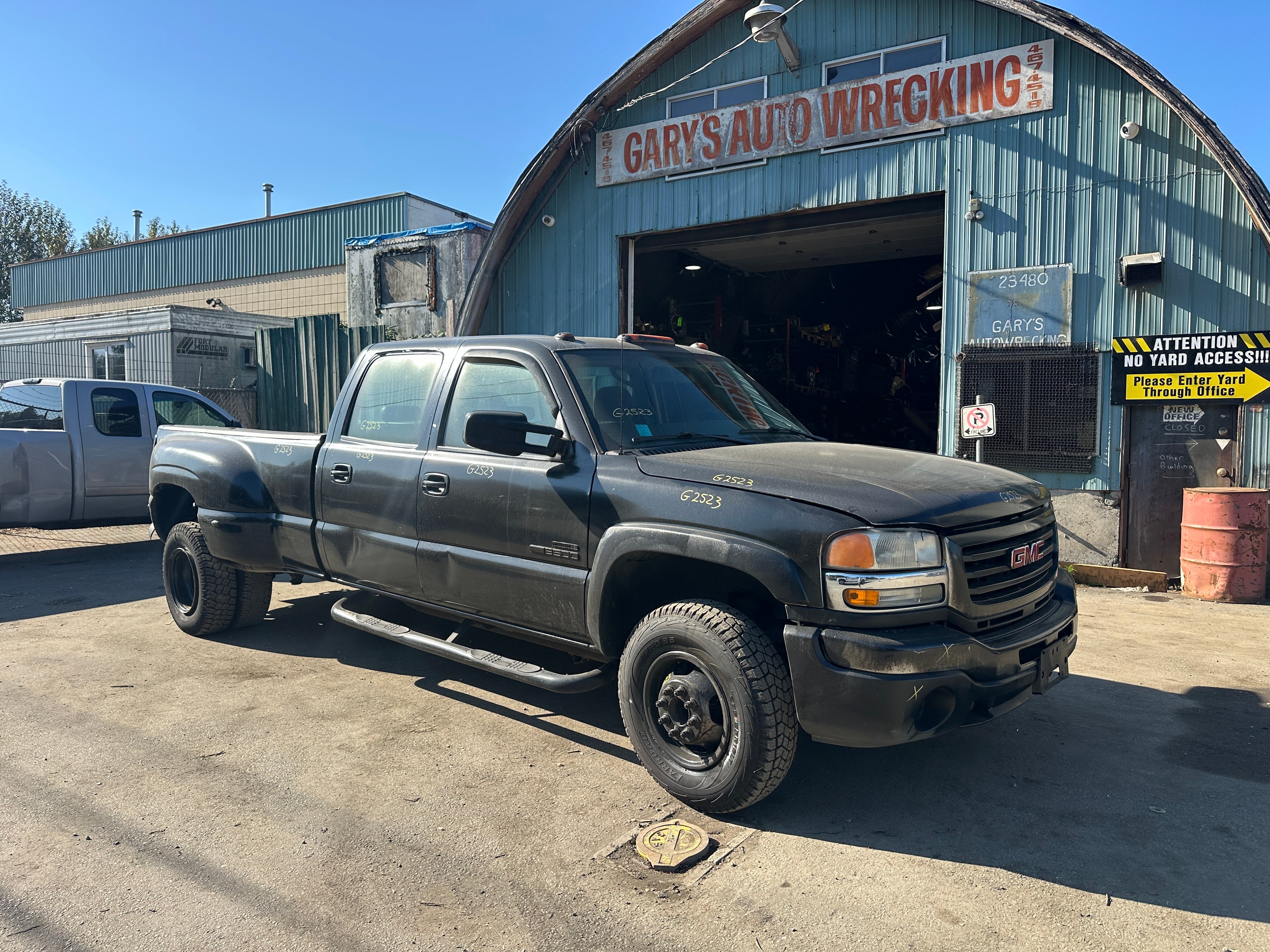 2005 GMC Sierra C3500 6.6 LLY Duramax – G2523