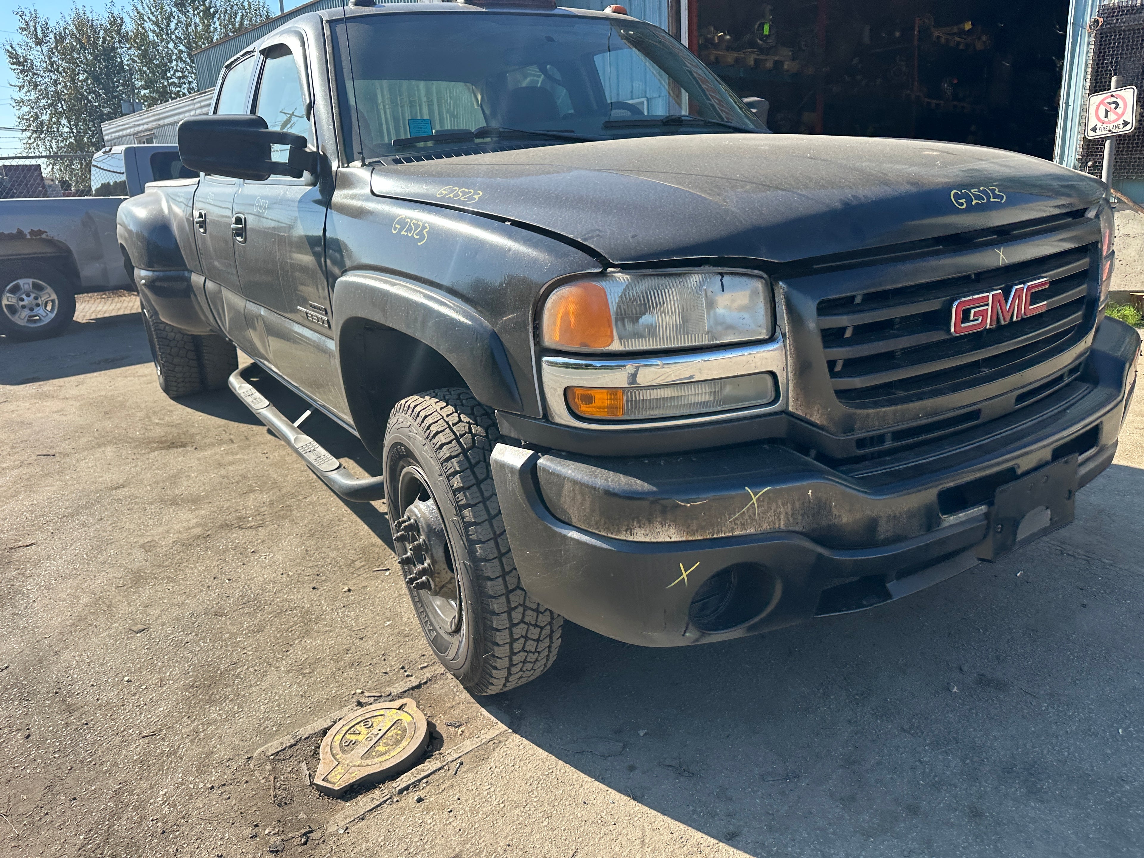 2005 GMC Sierra C3500 6.6 LLY Duramax – G2523