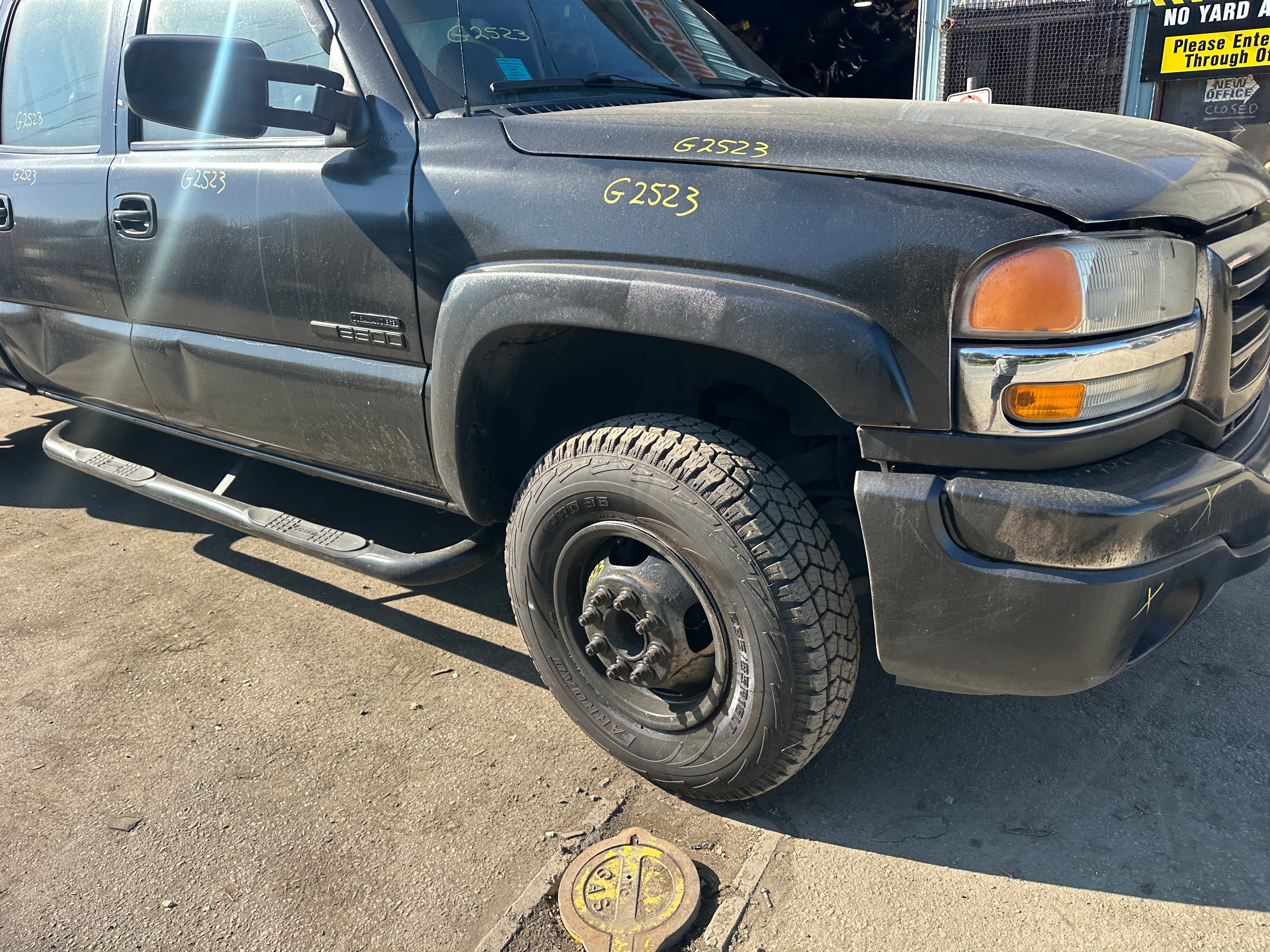 2005 GMC Sierra C3500 6.6 LLY Duramax – G2523