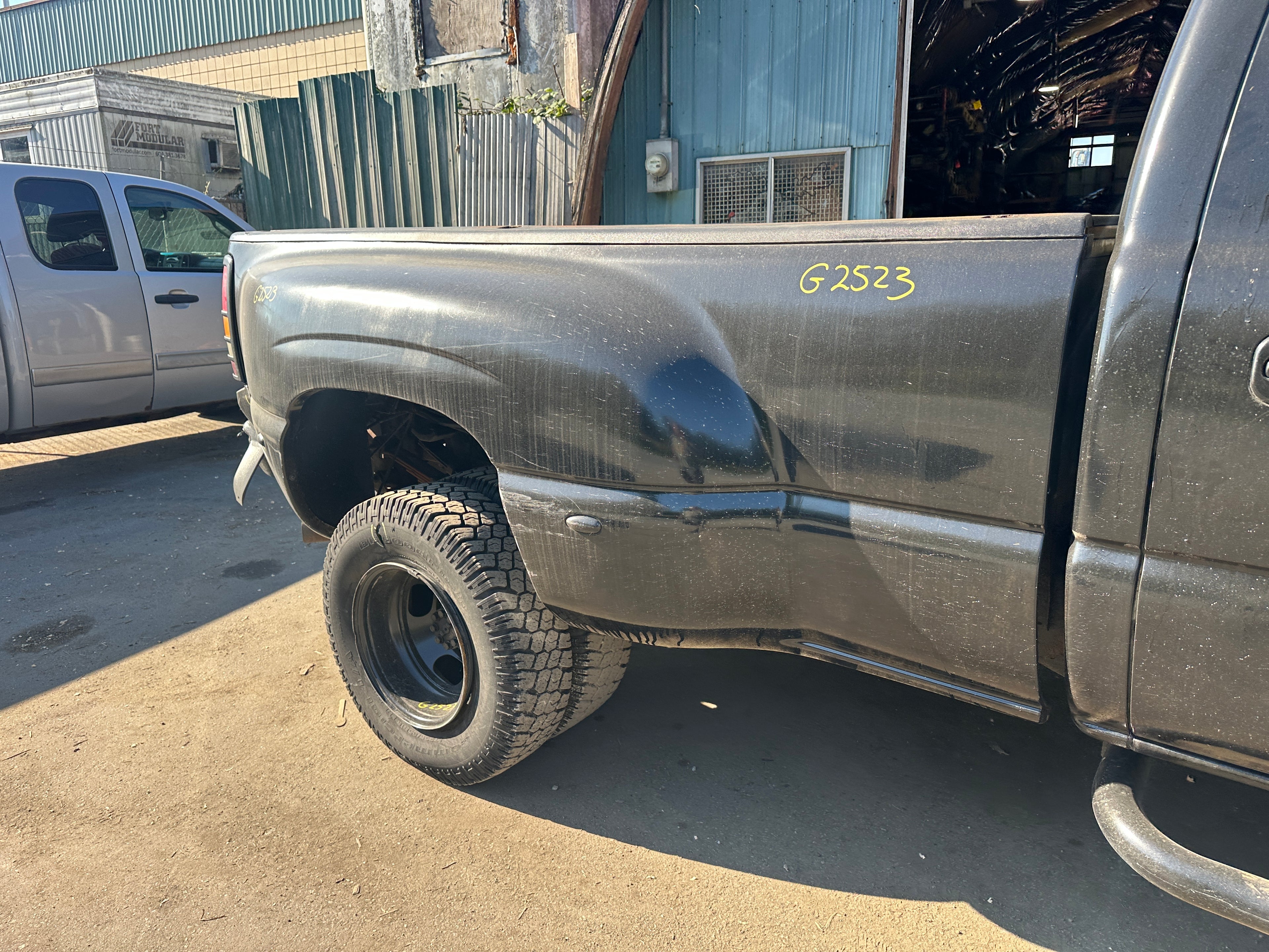 2005 GMC Sierra C3500 6.6 LLY Duramax – G2523